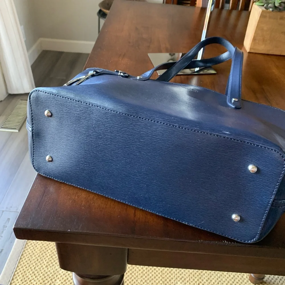 Ralph Lauren Navy Blue Leather Tote. - Picture 6 of 7